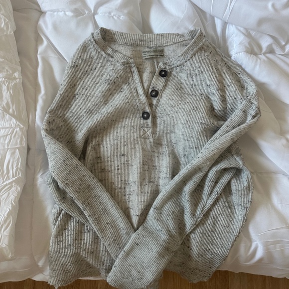 Urban Outfitters Henley - Picture 1 of 3